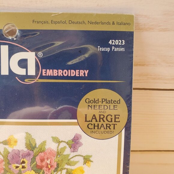 VTG Bucilla Embroidery Kit Teacup Pansies 42023 Large Chart Gold Plated Needle - Picture 3 of 5